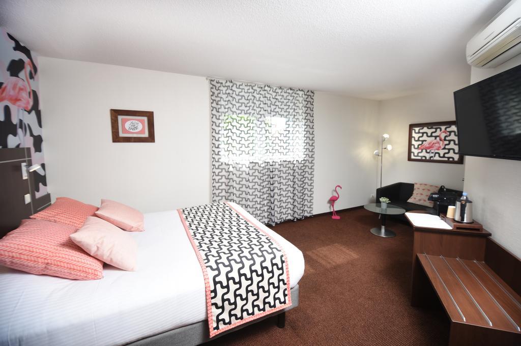 Logis Boutique Hotel Novalis กราดิกนัน ภายนอก รูปภาพ